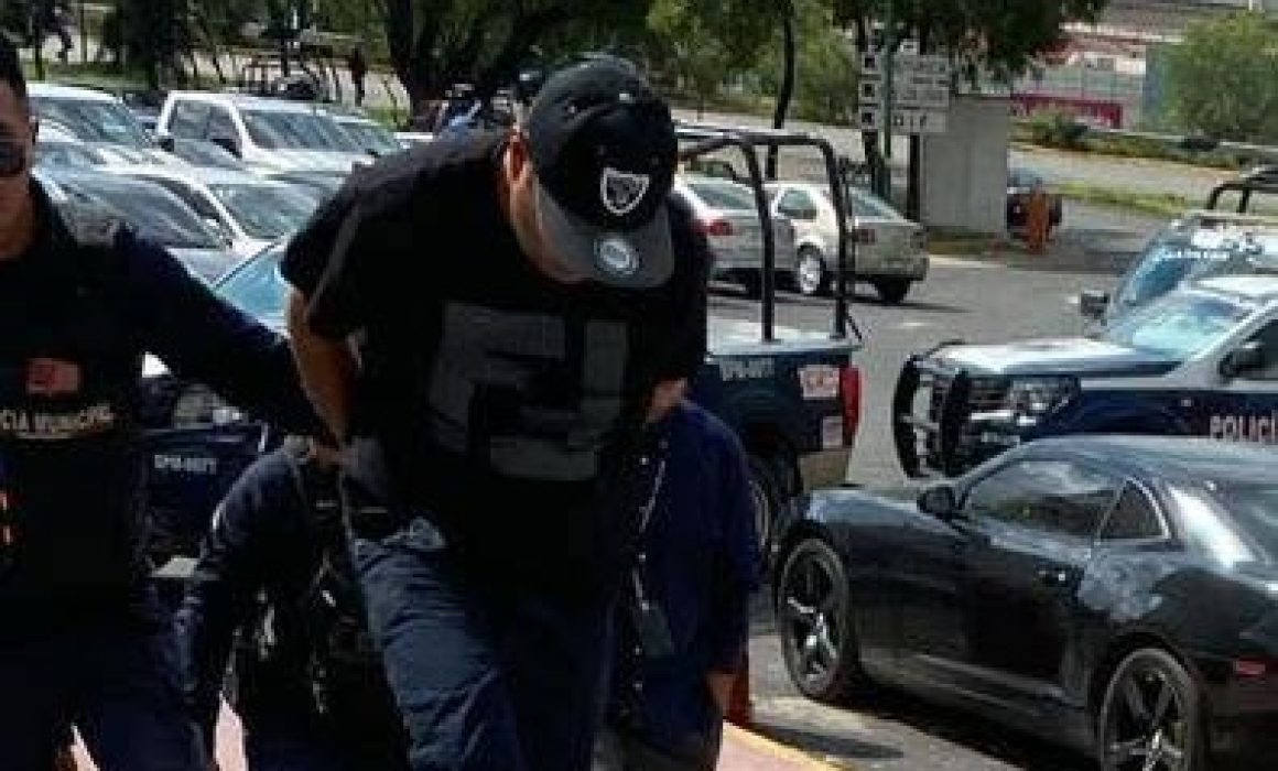 Arrestan a sobrino de María Zuppa, edil de Tepotzotlán, por invasión