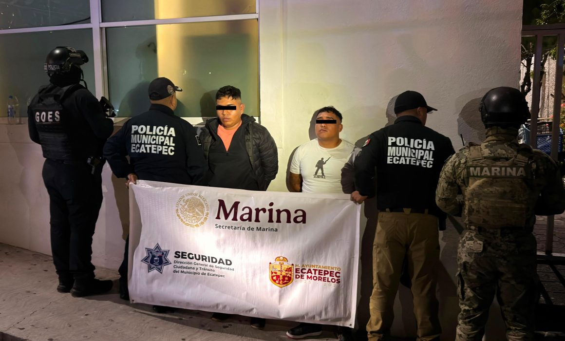Asaltan con a gente en restaurante; autoridades de Ecatepec los capturan