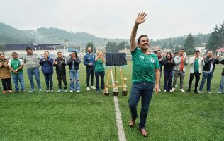Asiste Enrique Vargas a inauguración de nueva Deportiva en Huixquilucan