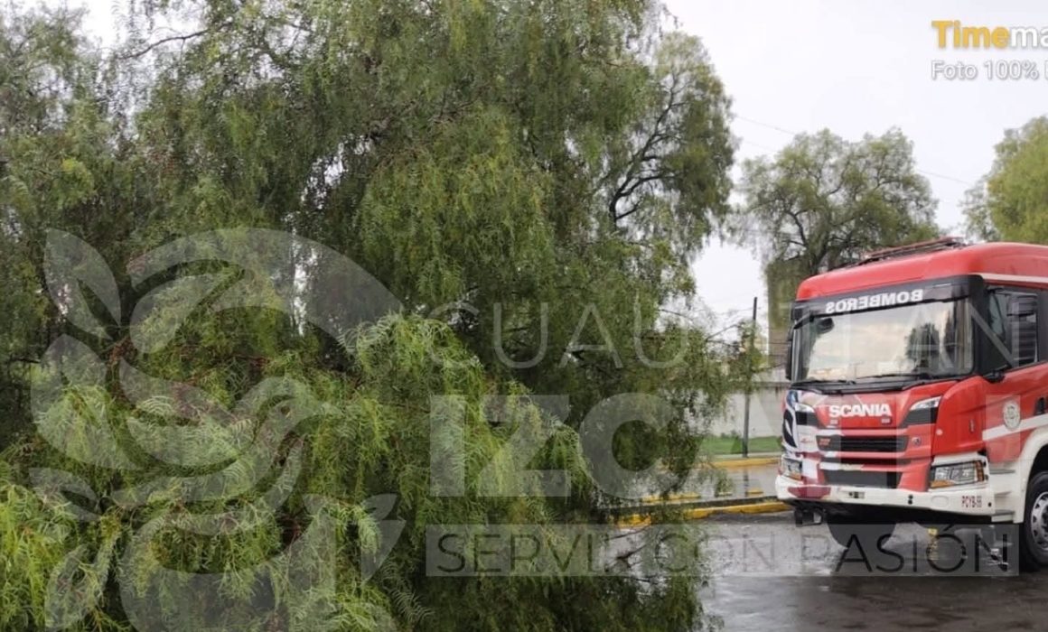 Auxilia PC de Tlalnepantla a vecinos por anegaciones