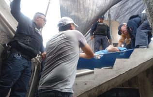 Auxilia Policía a trabajador tras descarga eléctrica en Chimalhuacán