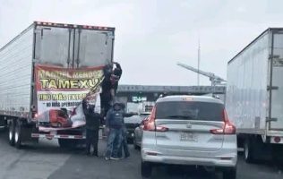 Bloquean caseta de Tepotzotlán: trabajadores de Tamexun exigen justicia