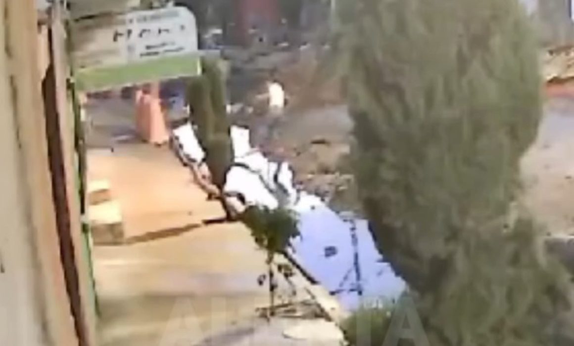 Cae Joven a excavación en obras hidráulicas de La Paz