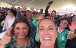 Claudia y Clara viven el Mundial en Gustavo A. Madero