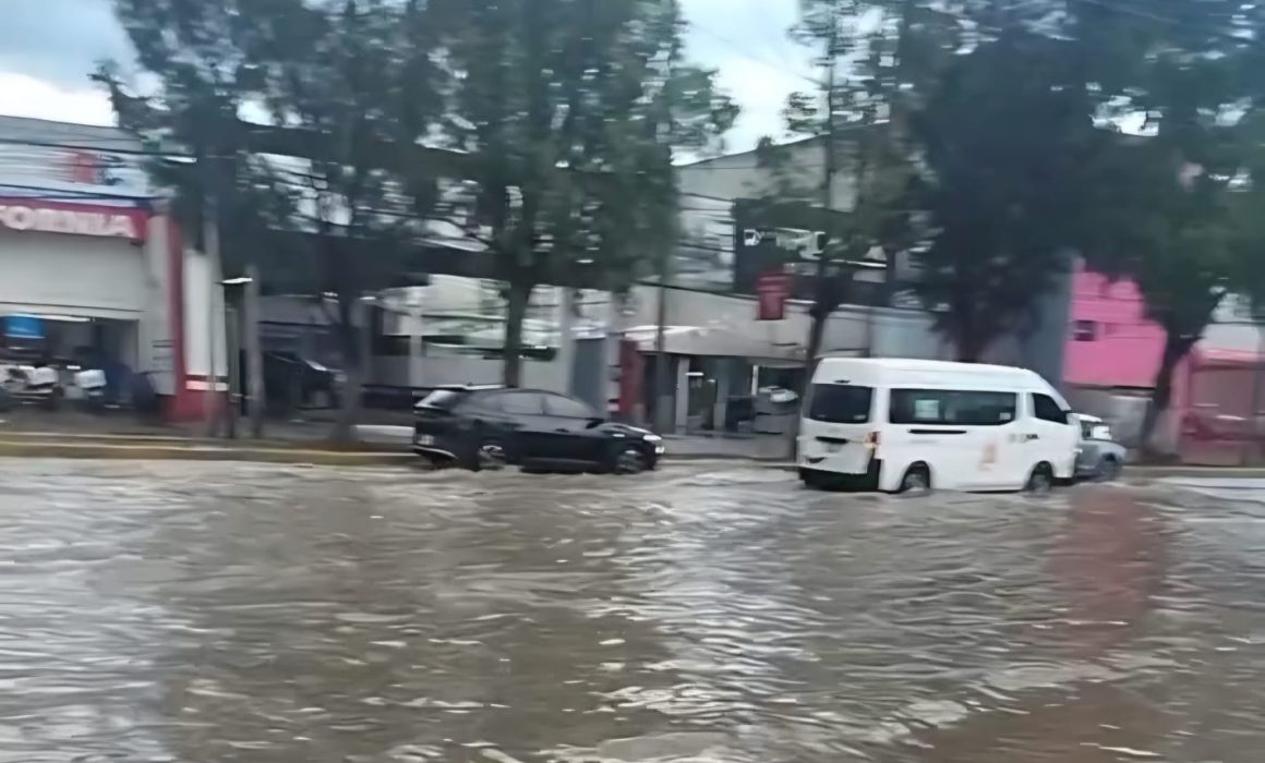 Colapsa lluvia la López Portillo; inundación afecta zona de Cartagena