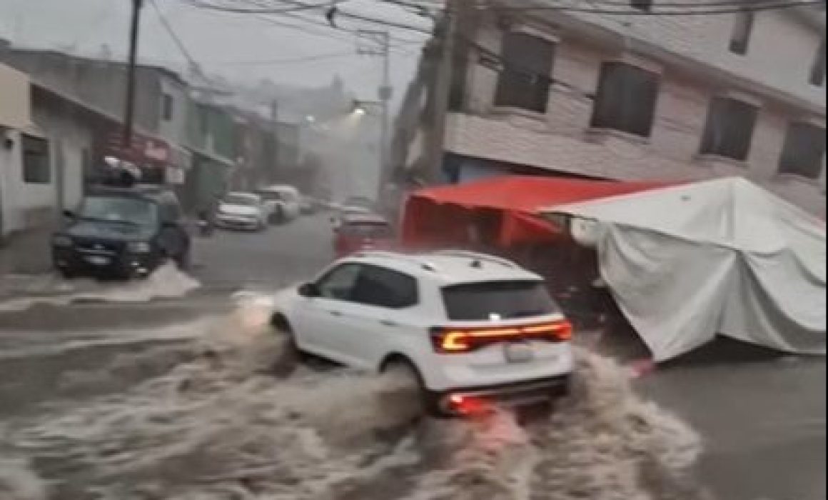 Exponen lluvias deficiencias de infraestructura en Tultitlán