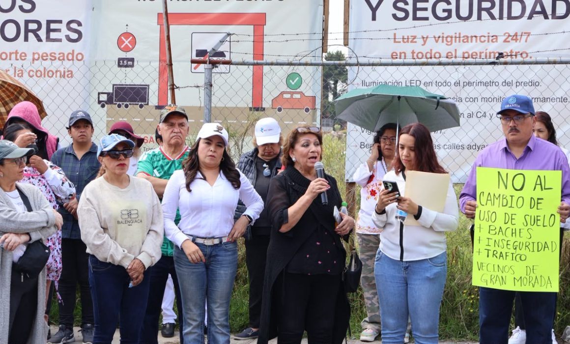 Denuncian vecinos presiones para respaldar proyecto de bodegas en Toluca