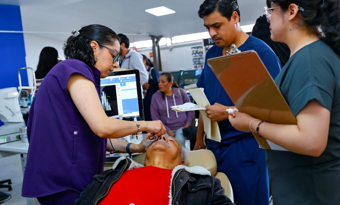 Devuelven la vista a 60 personas con cirugías gratuitas en Huixquilucan