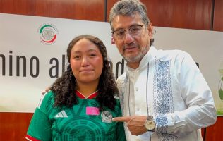 Elogia edil de Teoloyucan a Sheinbaum por ceder boleto del Mundial