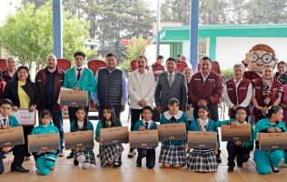Entrega Edomex obras y equipo a 36 escuelas con 29.8 millones