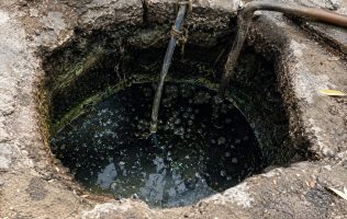 Entrega Gobierno de Ixtlahuaca pozo contaminado; desata crisis sanitaria