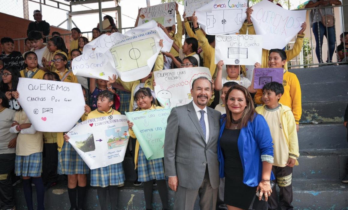 Entrega Pedro Rodríguez aulas digitales y mejora escuelas de Atizapán