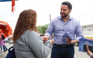 Escucha Anuar Azar necesidades en cuatro colonias de Atizapán