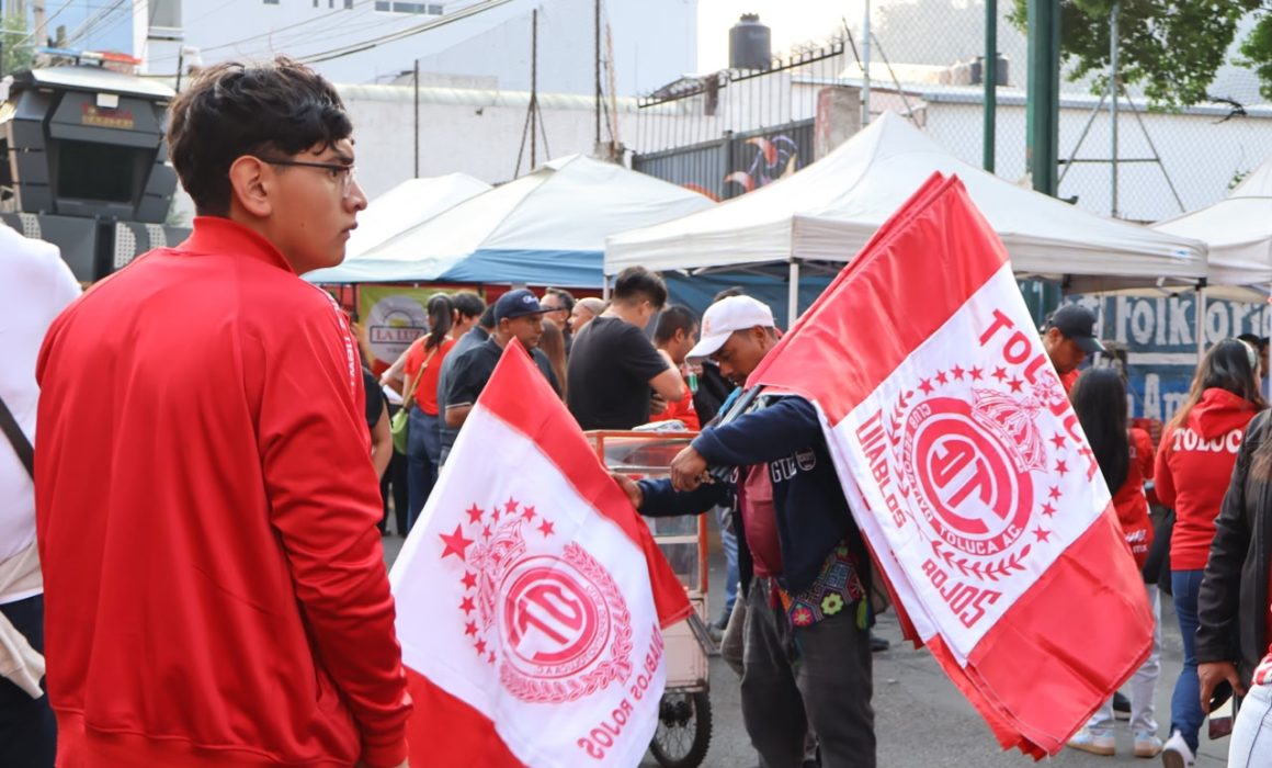 Esperan comerciantes de Toluca buenas ventas en juego del Tri vs Serbia