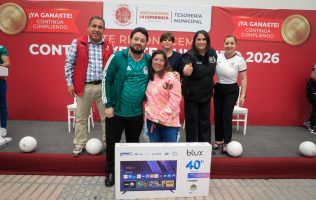 Estrena vecina de Naucalpan auto eléctrico por pagar predial