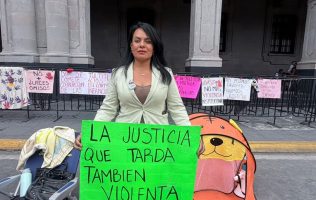 Exige madre recuperar a su hija; acusa fallas en proceso legal en Edomex