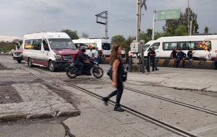 Extorsiona TUTRAM a autobuses; les pide 500 diario para dejarlos operar