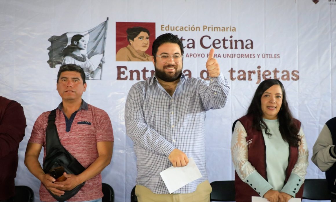 Garantizan en Naucalpan apoyo de becas Rita Cetina a mil 400 alumnos