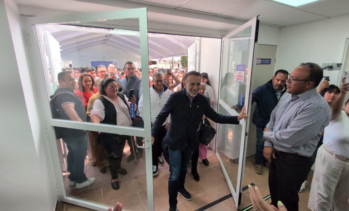 Inaugura Fernando Flores primera Clínica Familias Felices en Metepec