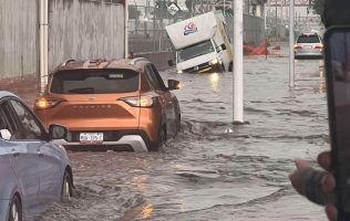 Inunda tormenta la vía López Portillo; Tultitlán queda bajo el agua