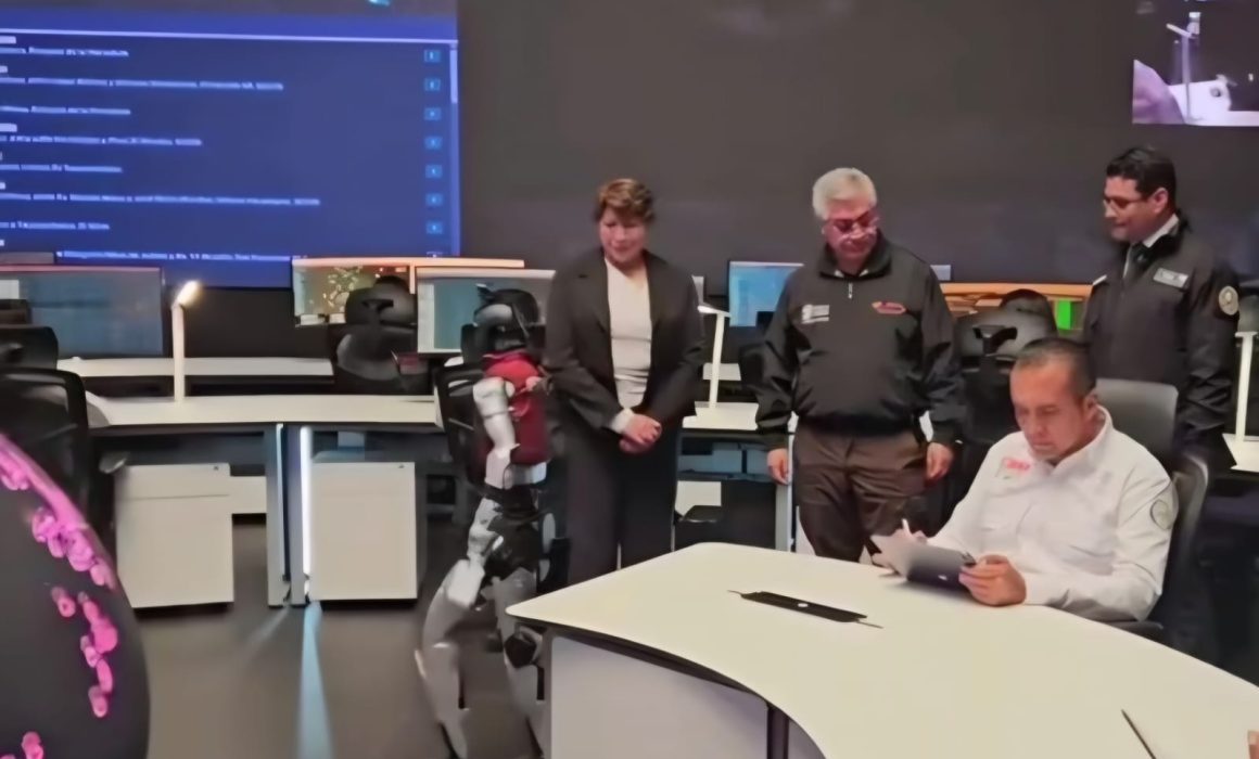 Llegan al C5 del Edomex Robot humanoide y perro robot