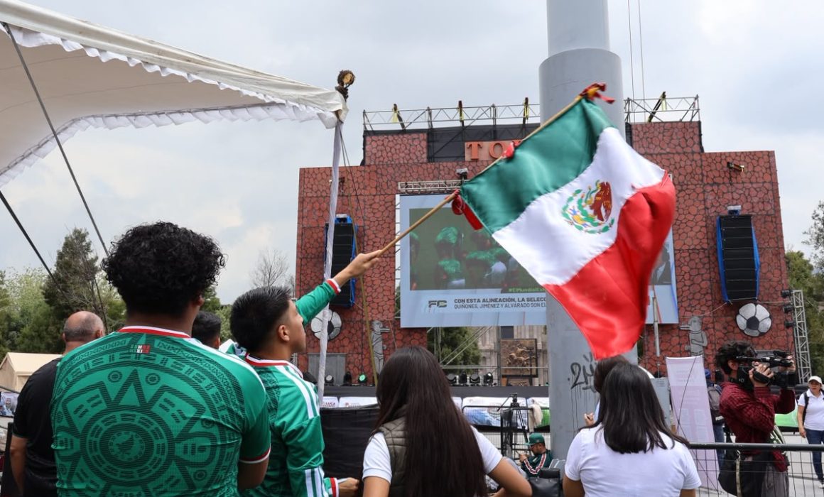 Llenan toluqueños las gradas del FanFest para ver el México vs Sudáfrica