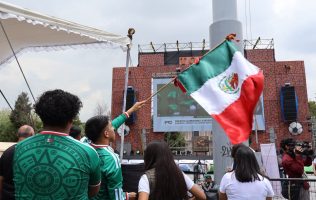 Llenan toluqueños las gradas del FanFest para ver el México vs Sudáfrica