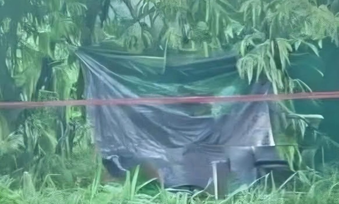 Localizan cuerpo sin vida junto a carretera en Juchitepec