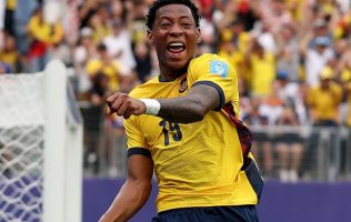 Logra Ecuador histórico triunfo ante Alemania y logra clasificar