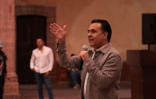 Luis Nava encabeza preferencias rumbo a la gubernatura según encuesta