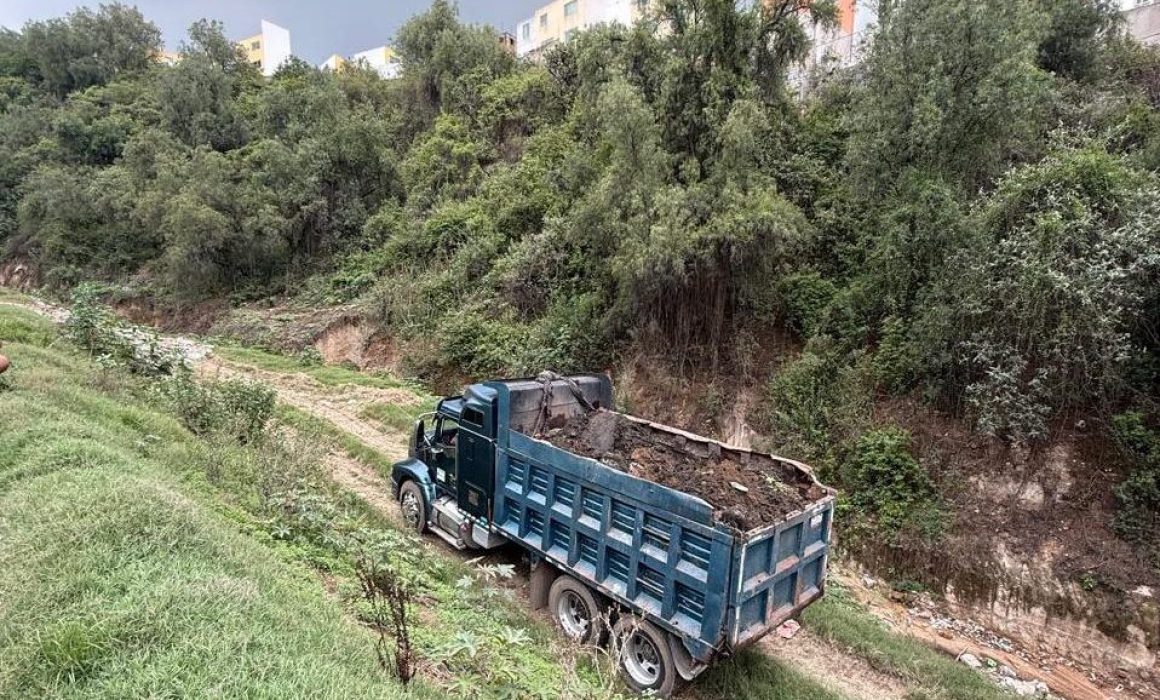 Mantiene Atizapán limpieza de ríos y barrancas ante temporal