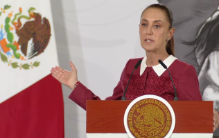 Pide Sheinbaum a Ronald Johnson respetar asuntos internos de México