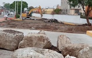 Presumen modernidad en Tultitlán; entregan puente entre escombros