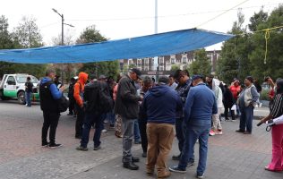 Protestan comerciantes de Toluca y exigen regulación del ambulantaje
