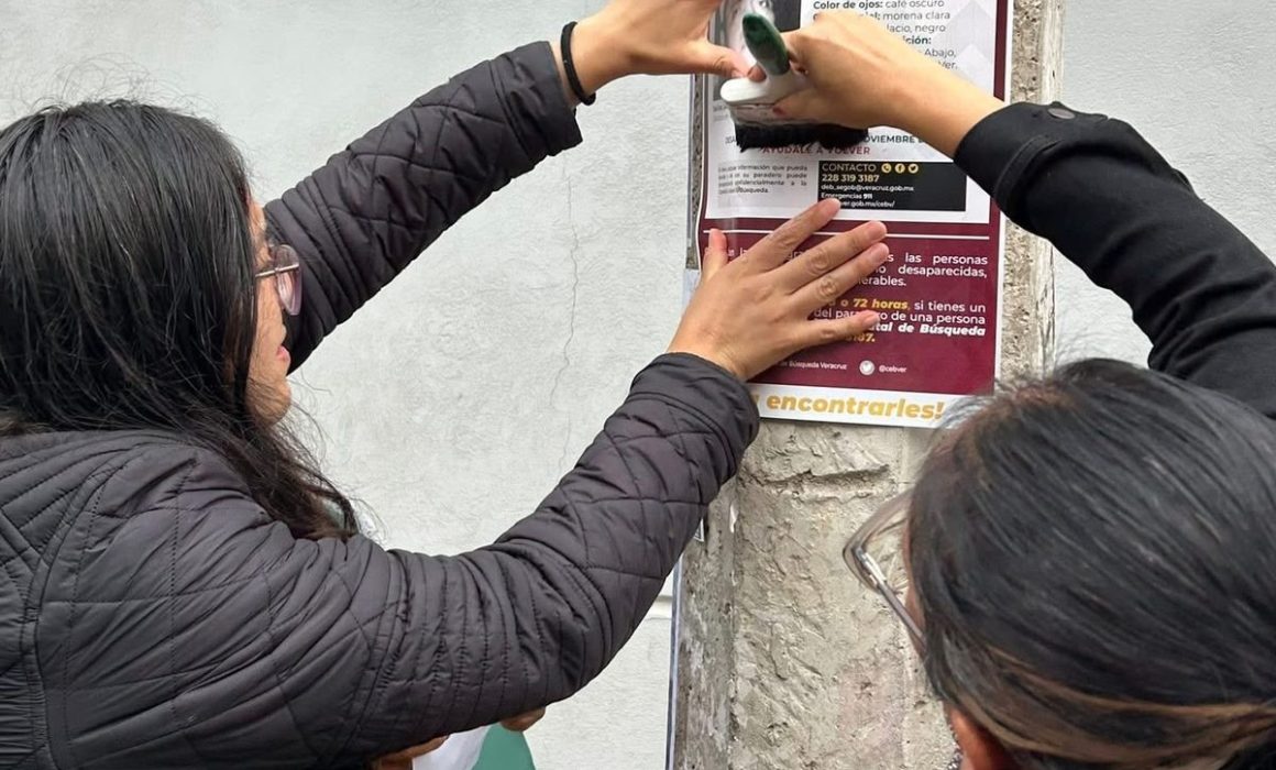 Protestan madres buscadoras en el Nemesio Diez previo al juego de México