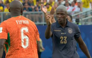 Rebasa Moisés Caicedo el costo total del plantel de Curazao