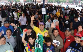 Rifa Paco Mercado un PlayStation 5 en canje mundialista de estampas5