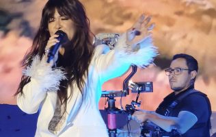 Se muestra feliz Vanesa Martín de cantar el tema de Guardián de mi vida