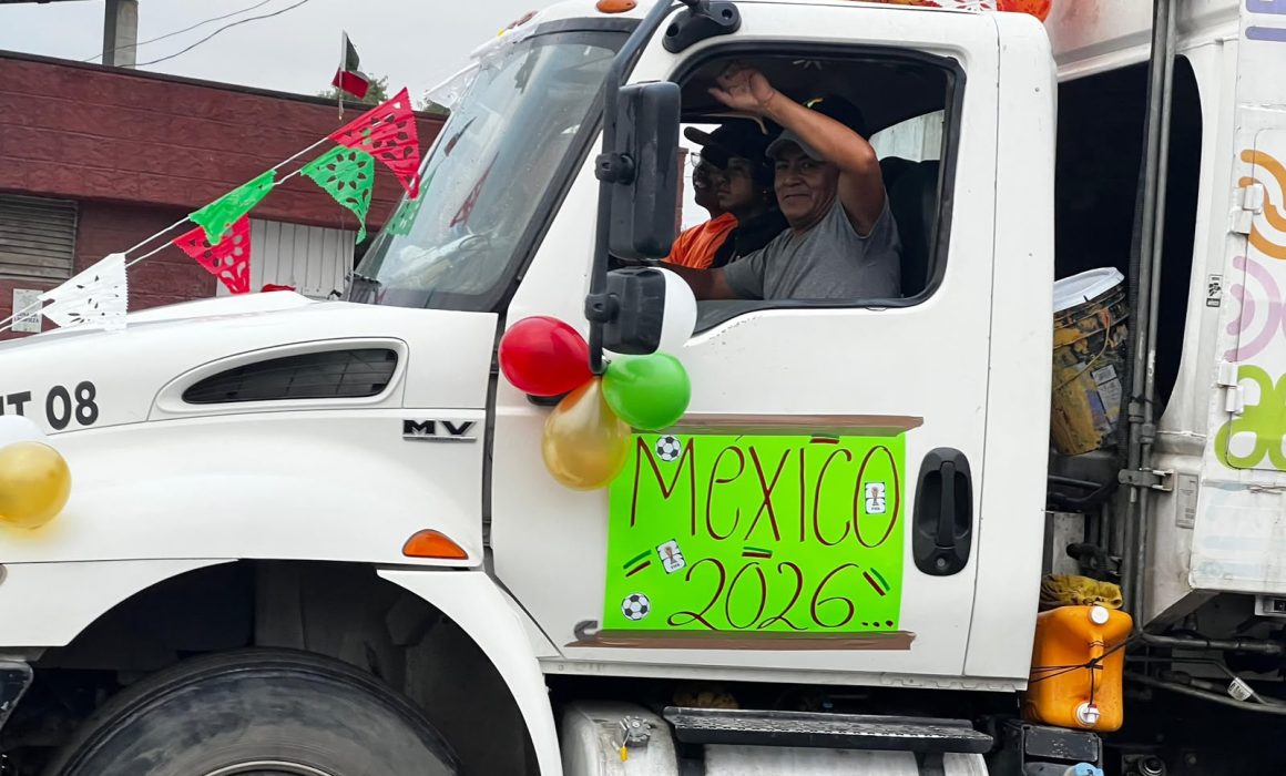 Se suman trabajadores de limpia de Metepec al ambiente mundialista