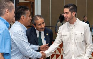 Tiene Pepe Couttolenc encuentro con líderes sindicales en Tlalnepantla