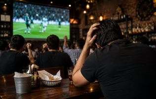 Transforman la fiesta del Mundial en una factura para los restaurantes