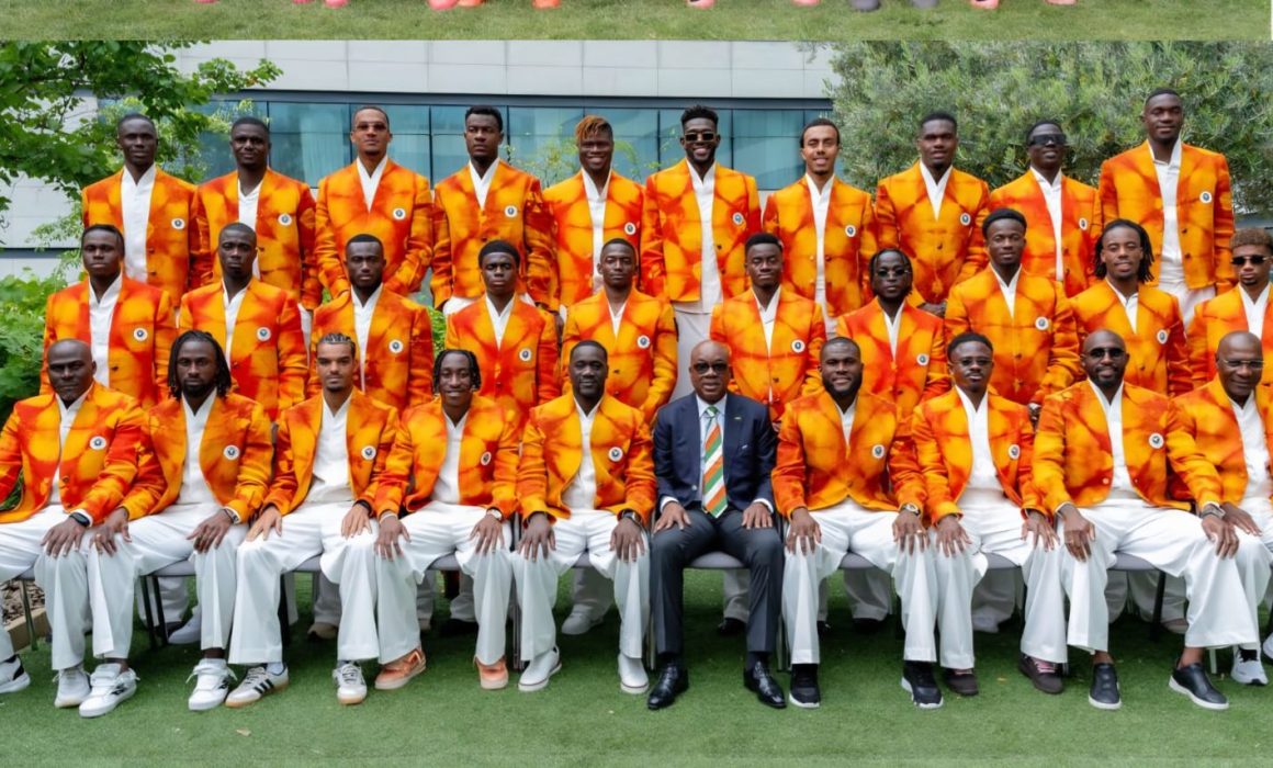 Viajan así Los Elefantes de Costa de Marfil; presumen elegancia naranja
