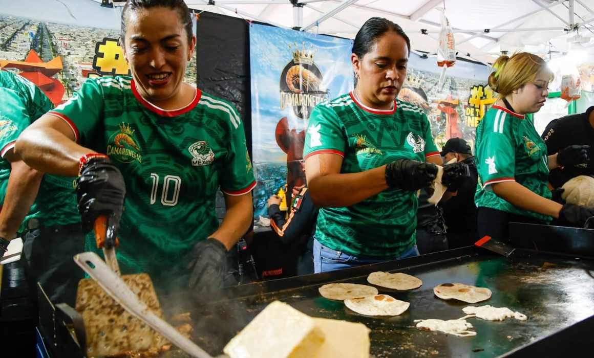 Vive Nezahualcóyotl el inicio del Mundial como una fiesta de tacos