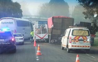 Accidente múltiple colapsa la circulación en la Toluca-Atlacomulco