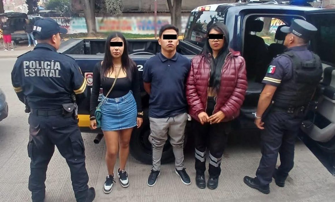 Acusan a trío de comprar camioneta con pago sin fondos; 2 son mujeres
