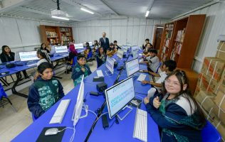 Amplía Atizapán el acceso a tecnología con 221 aulas digitales