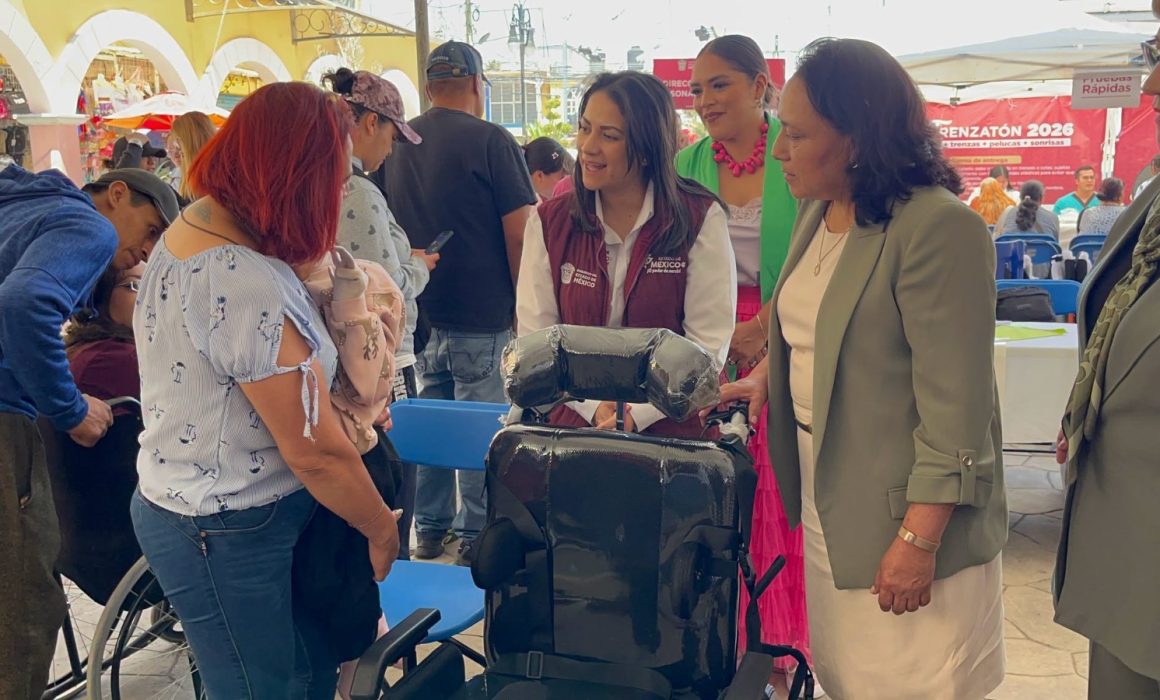 Apoya DIF Edomex a vecinos de Huehuetoca con aparatos funcionales