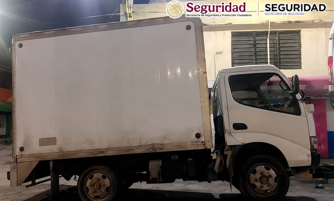Aseguran medicamentos con valor de 2mdp en Chalco tras robo de camiones