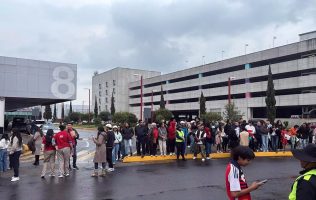 Aterriza Selección de Inglaterra en el aeropuerto de Toluca