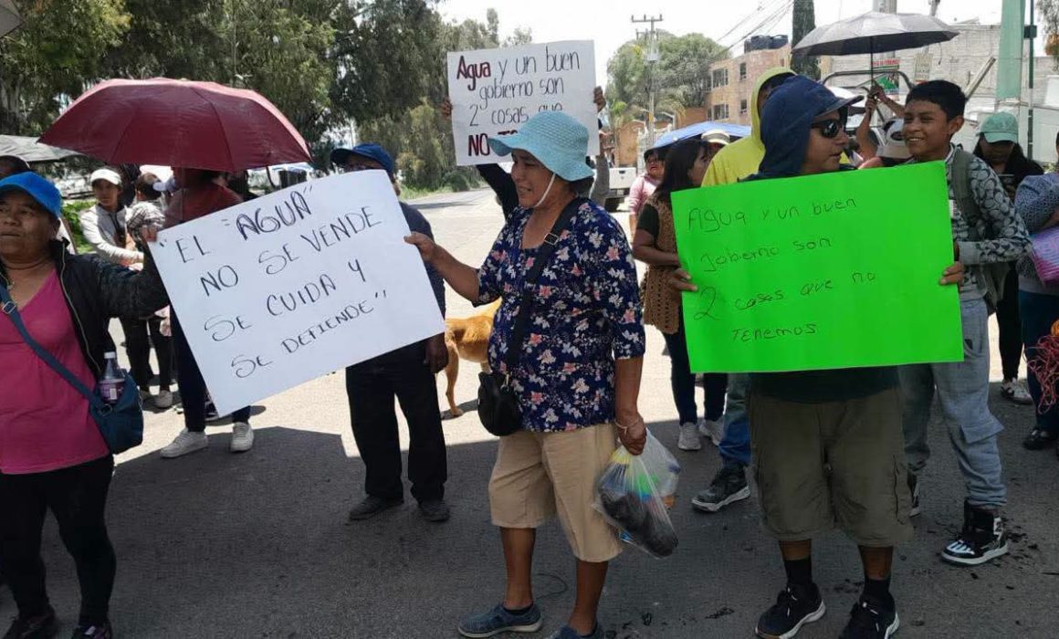 Bloquean carretera Lechería-Texcoco por falta de agua en Tezoyuca ...